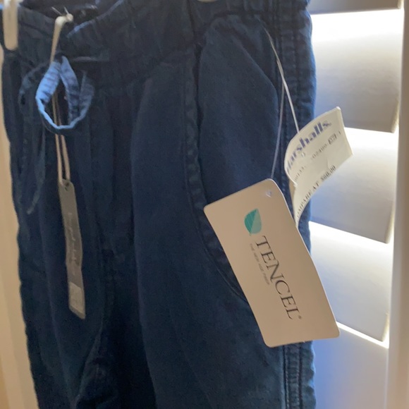 NWT SUPER lightweight denim/chambray pants - Picture 4 of 5
